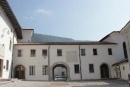 Te foto: palaç Colossis a Midun