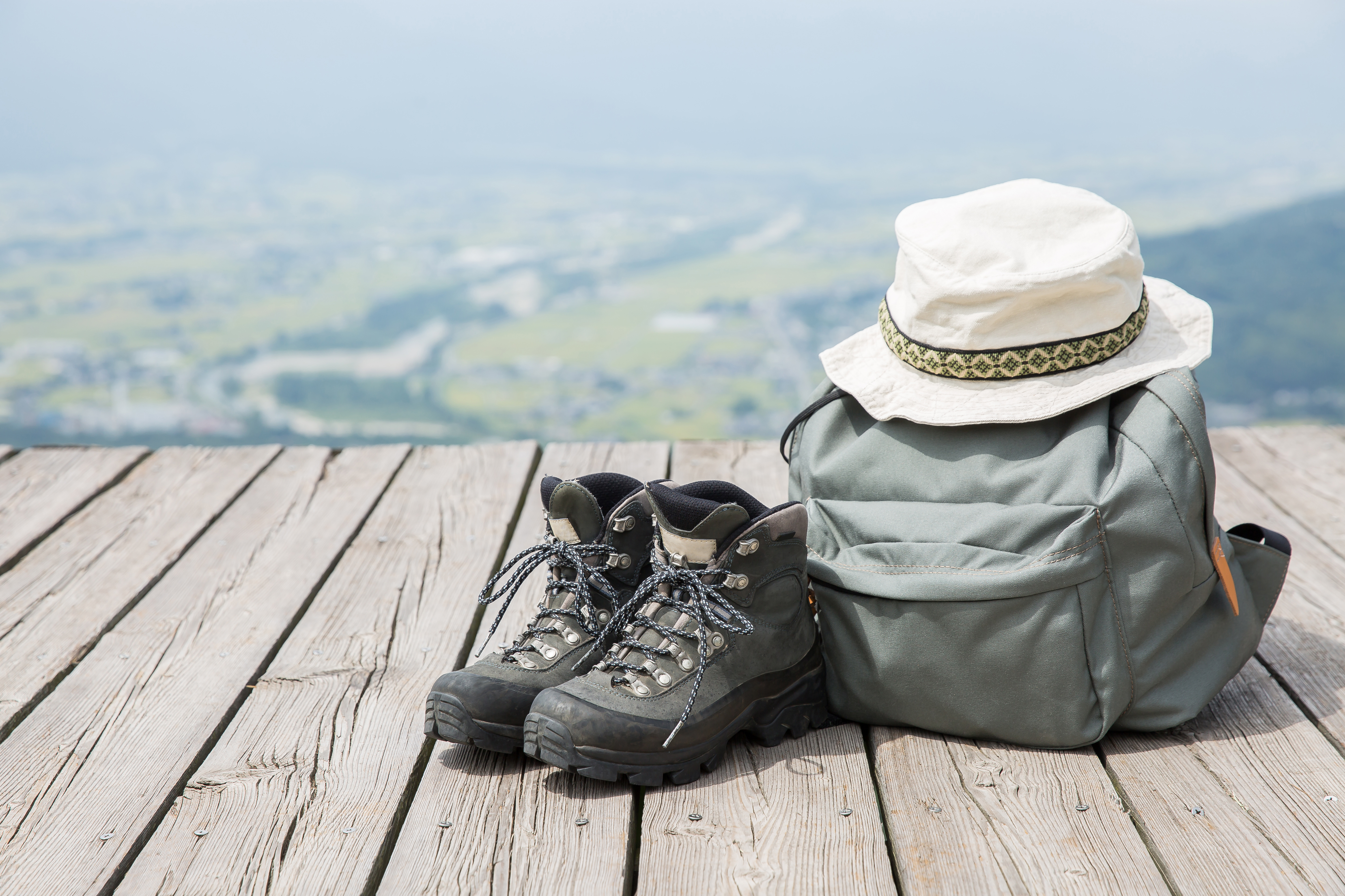 zaino e scarponi da montagna