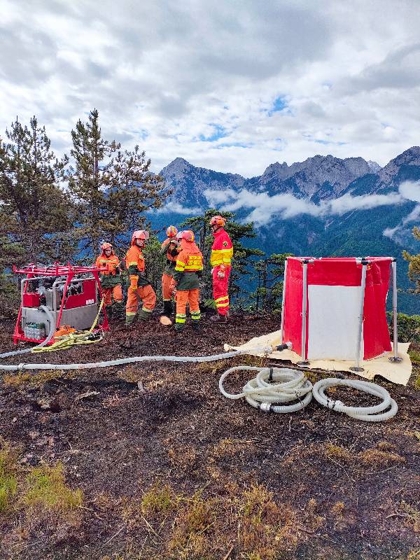 Spegnimento incendi zona impervia - Foto archivio CFR